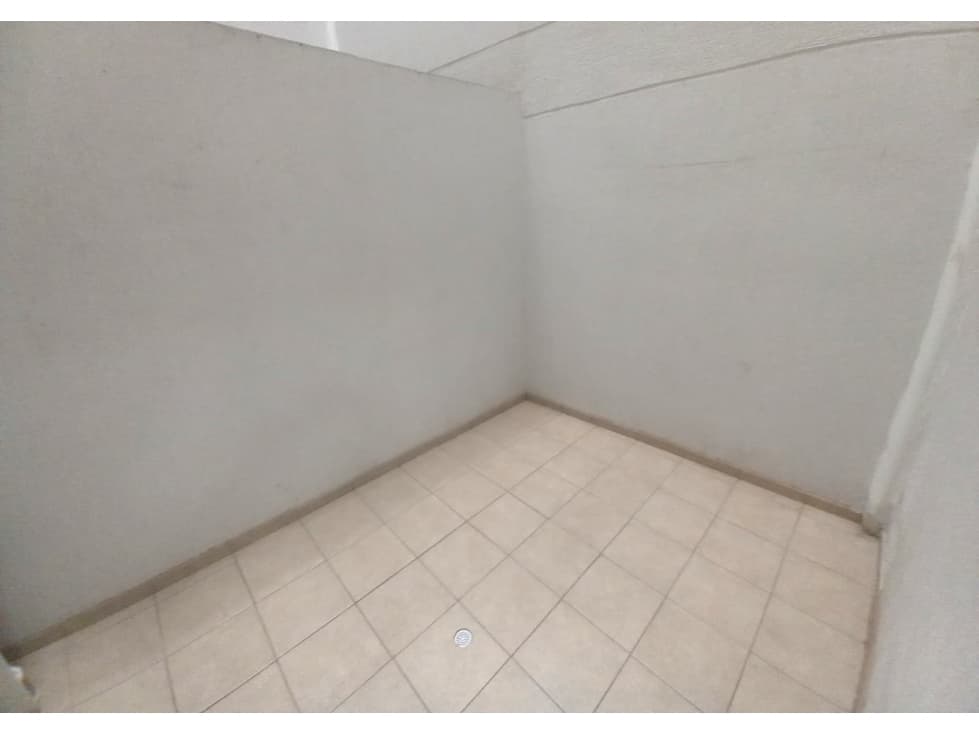 Venta de local en Alcazares — foto 3