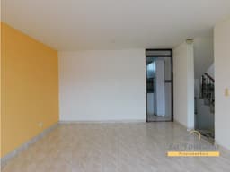 Venta de casa en la Leonora