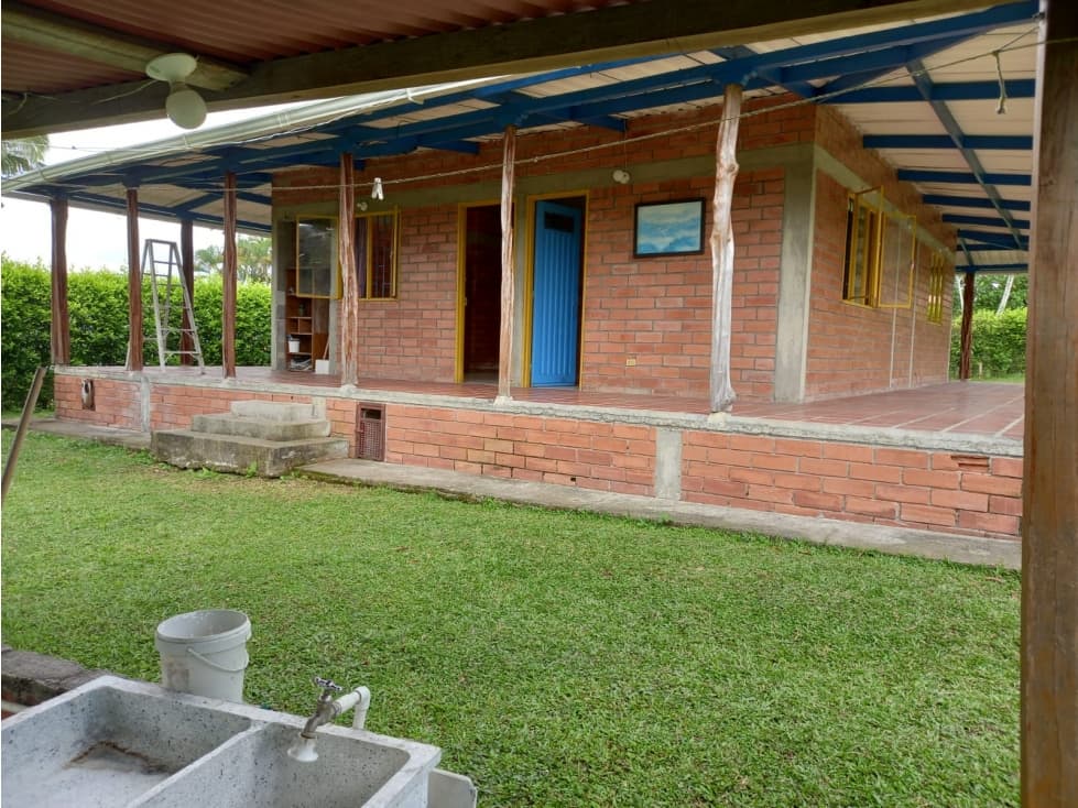 Venta de casa campestre en La Cabaña — foto 2