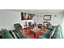 Venta de casa en La Av. Paralela - sector la Arboleda