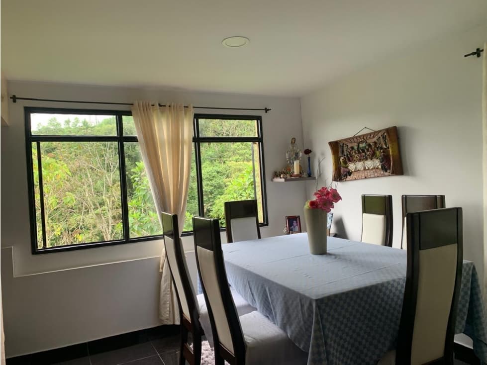 Venta de casa en Las Colinas — foto 2