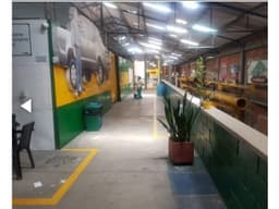 Bodega + Oficinas en Medellín, Cerca de la Avenida Guayabal - Se Vende