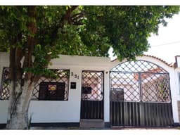 SE VENDE CASA EN EL BARRIO VILLAS DE SEVILLA VILLA DEL ROSARIO