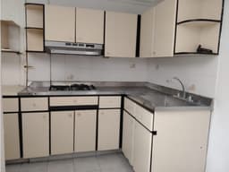 CASA EN ARRIENDO EN BELEN NOGAL COD 10537