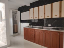 APARTAMENTO EN ARRIENDO EN LA CANDELARIA COD 10657