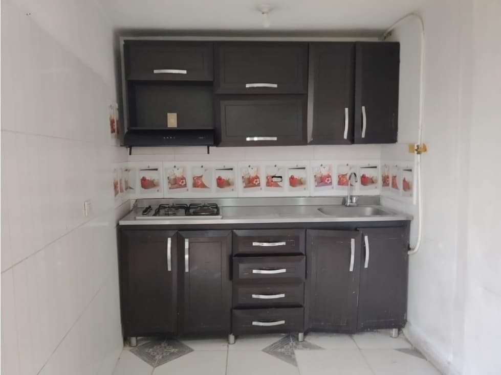 CASA LOCAL EN ARRIENDO EN BUENOS AIRES COD 10435 — foto 1