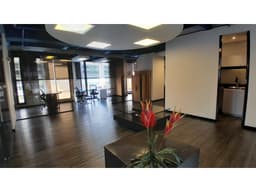 VENTA O ARRIENDO EXCLUSIVA OFICINA AMOBLADA EN ZONA 93- CHICO-130 M2