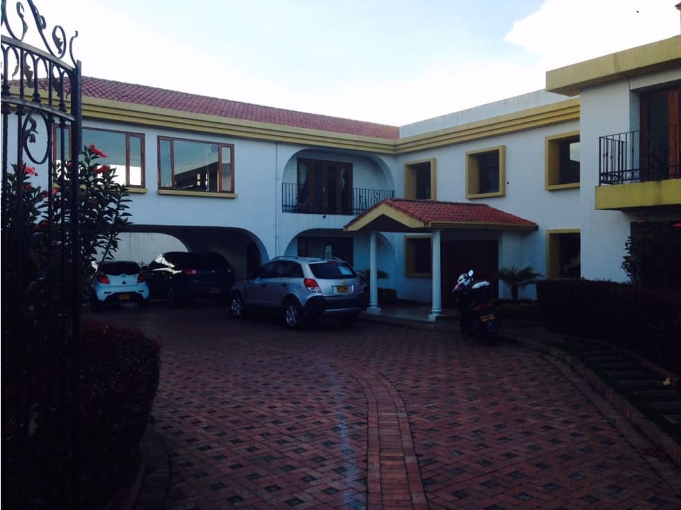 VENTA/ARRIENDO Chía 2 niveles ,5 alc 7 baños,6 parq — foto 1