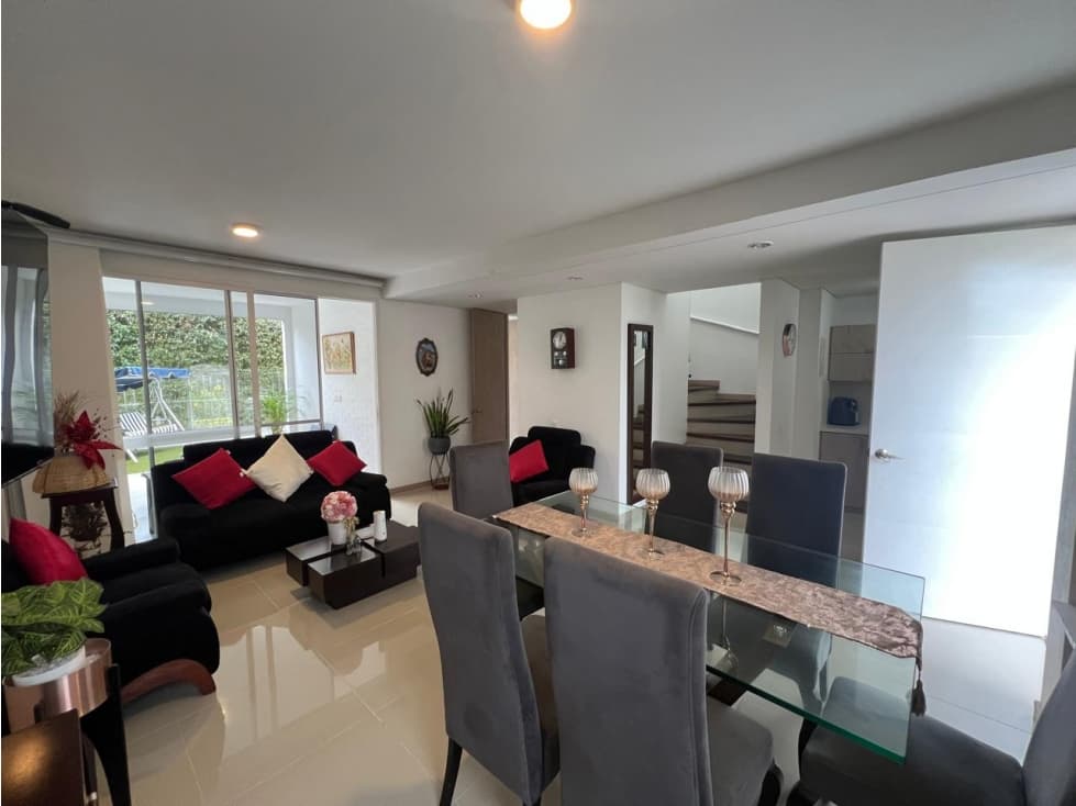 SE VENDE CASA EN EL CASTILLO COMO NUEVA — foto 5