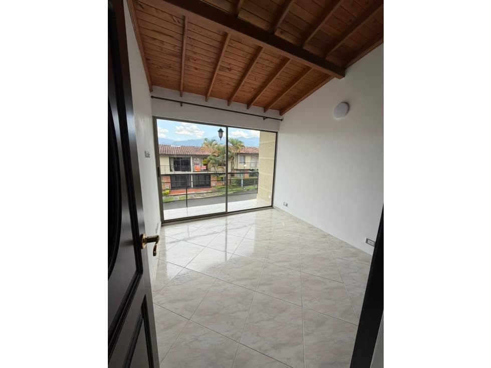 CASA UNIFAMILIAR EN ARRIENDO LA ESTRELLA — foto 3