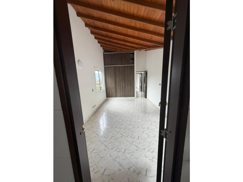 CASA UNIFAMILIAR EN ARRIENDO LA ESTRELLA — foto 5
