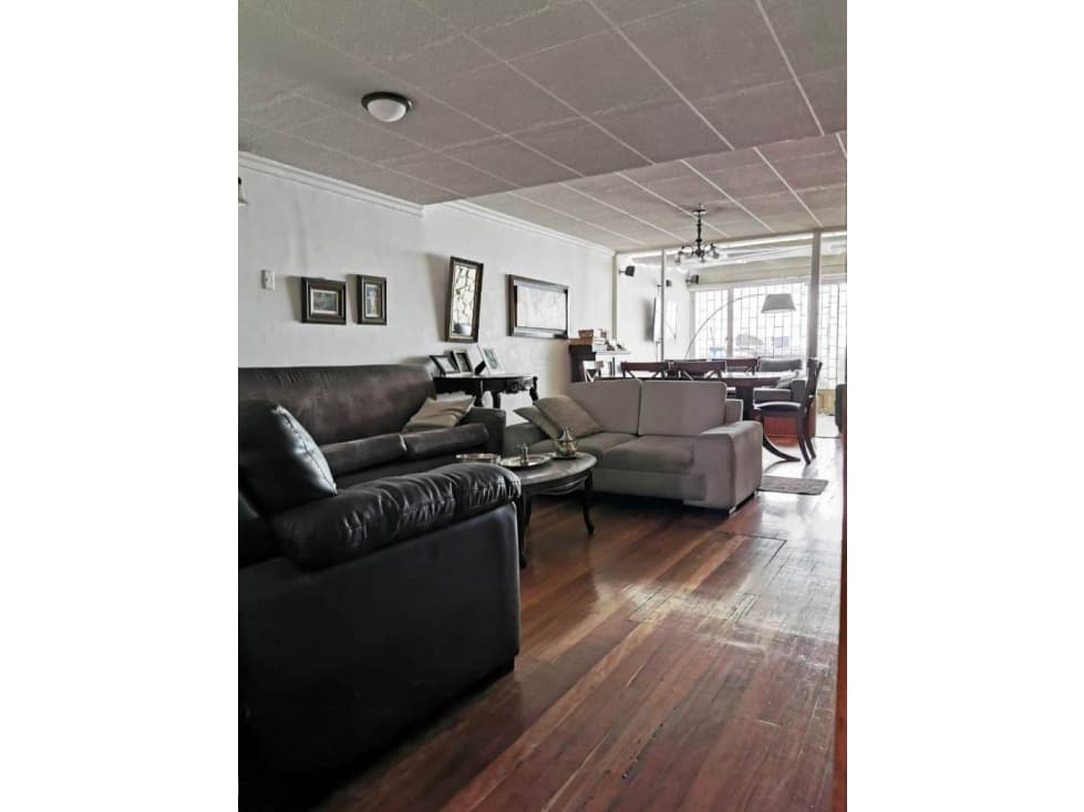 VENDO CASA EN EL BARRIO EL POLO — foto 2