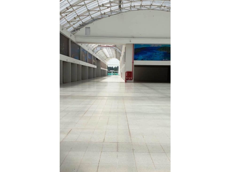 INVERSIONISTA VENDO LOCAL EN CENTRO COMERCIAL Y EMPRESARIAL — foto 3