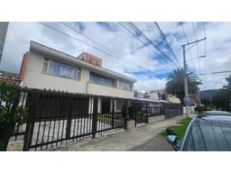 CASA EN VENTA CEDRITOS (EXCELENTE UBICACIÓN)