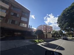 Vendo CASALOTE para construcción residencial POT 5 pisos