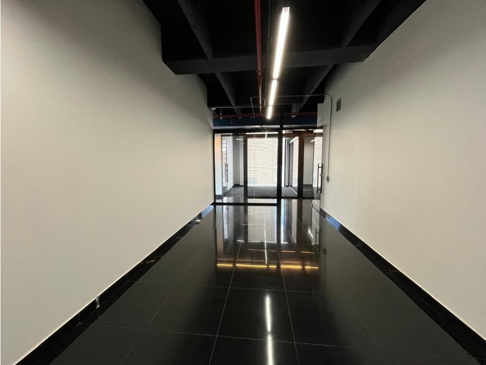 ARRIENDO OFICINA MODERNA RETIRO 80/81 — foto 3