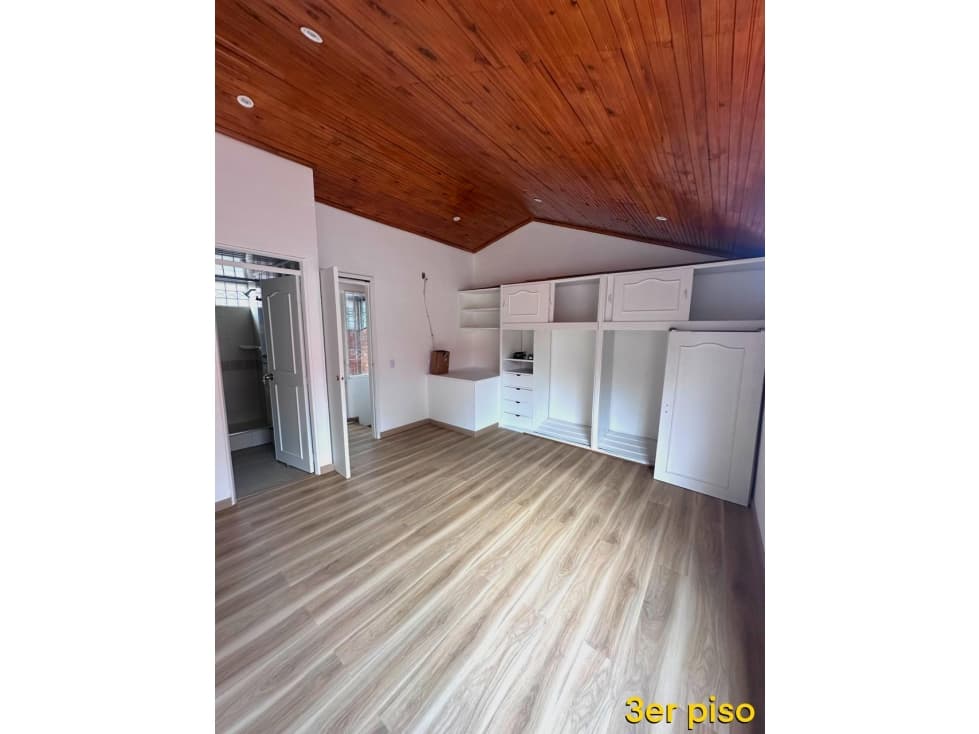 CASA EN VENTA EN MIRANDELA — foto 3