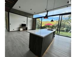 Venta de casa campestre independiente en El Retiro