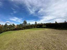 VENTA DE LOTE EN EL RETIRO- LOMA DEL ESCOBERO 