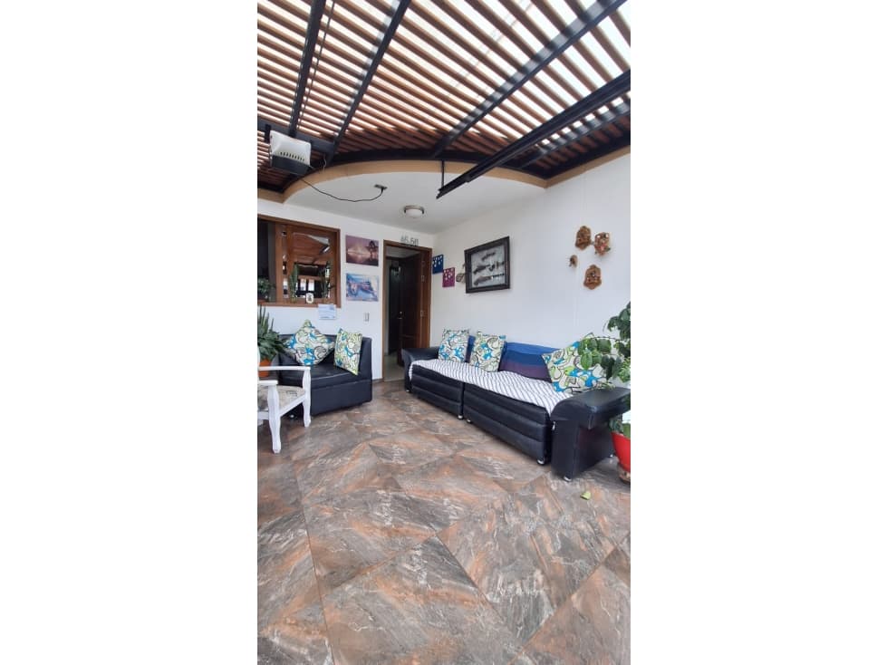 CASA UNIFAMILIAR DE 3 NIVELES EN MARINILLA — foto 2