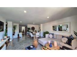 VENTA DE APARTAMENTO CON BUENA UBICACIÓN EN ENVIGADO- TRIANON