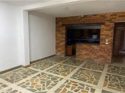 Venta locales comerciales y bodega en Cristo Rey Guayabal. 