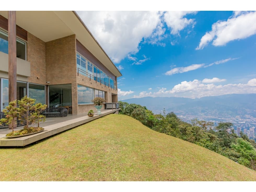 Venta Casa en las Palmas Medellín — foto 2