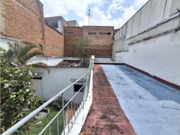 Excelente Venta casa Lote Sector San Joaquin cerca de la iglesia