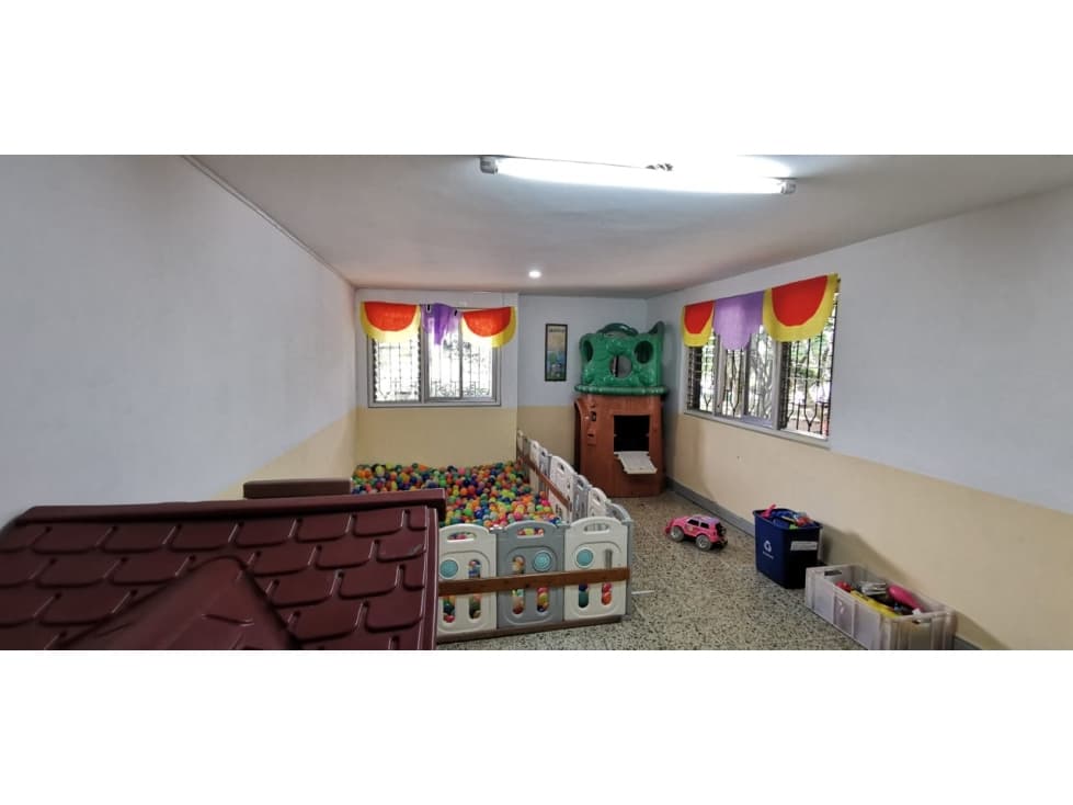 Venta casa esquinara Santa Monica unifamiliar — foto 2