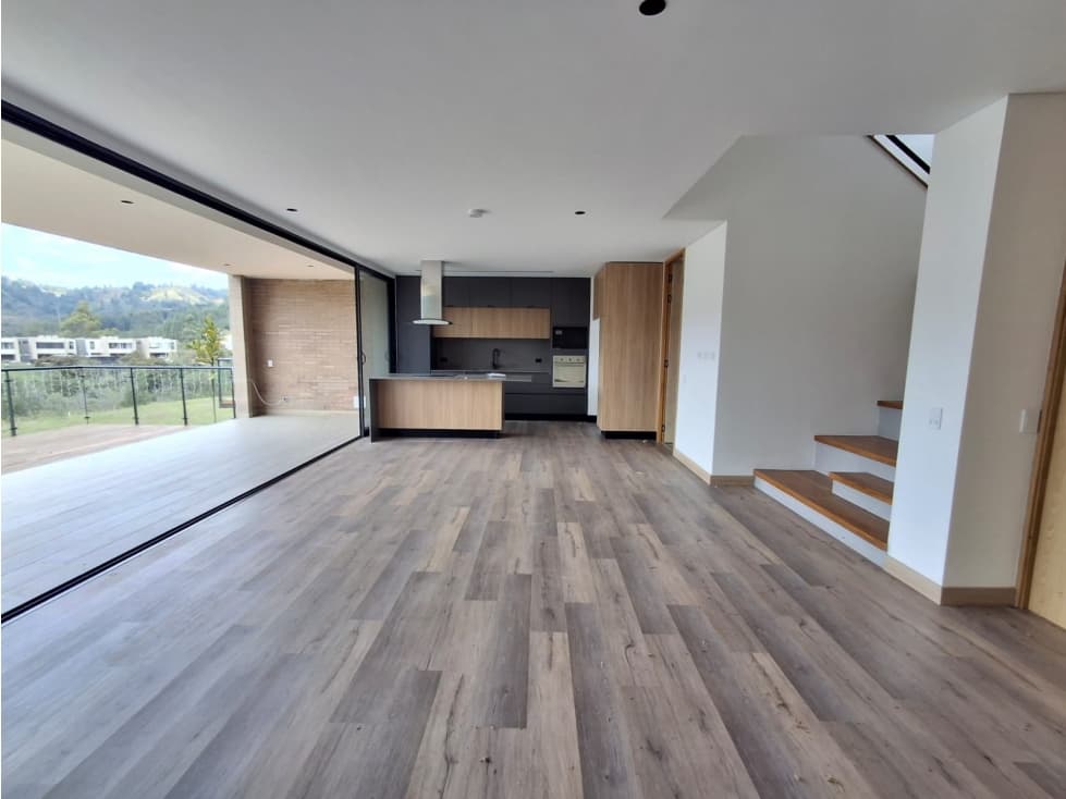 Casa en rionegro — foto 2