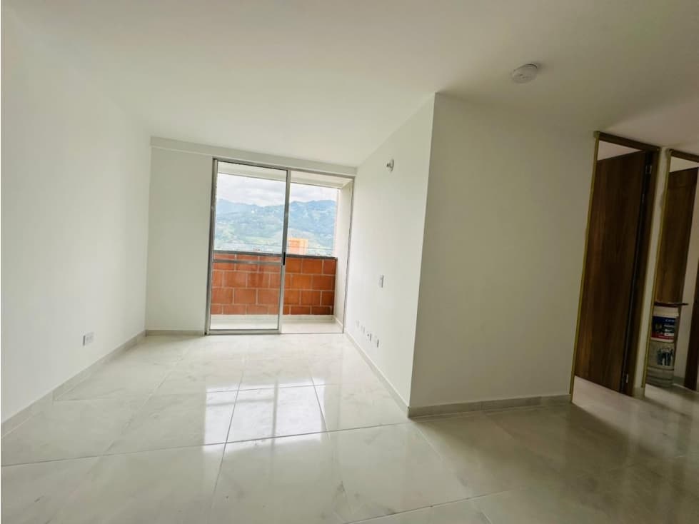 Apartamento en Niquia - en Venta. — foto 2