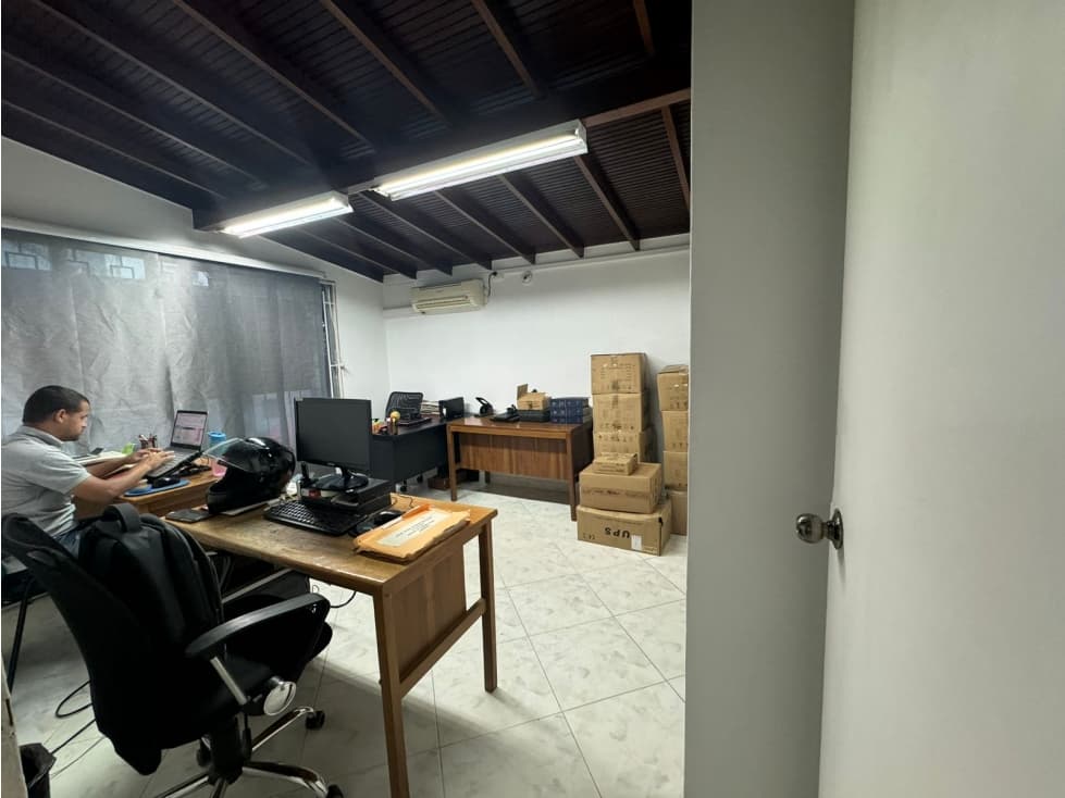 Casa Local en el Estadio - En Arriendo — foto 6