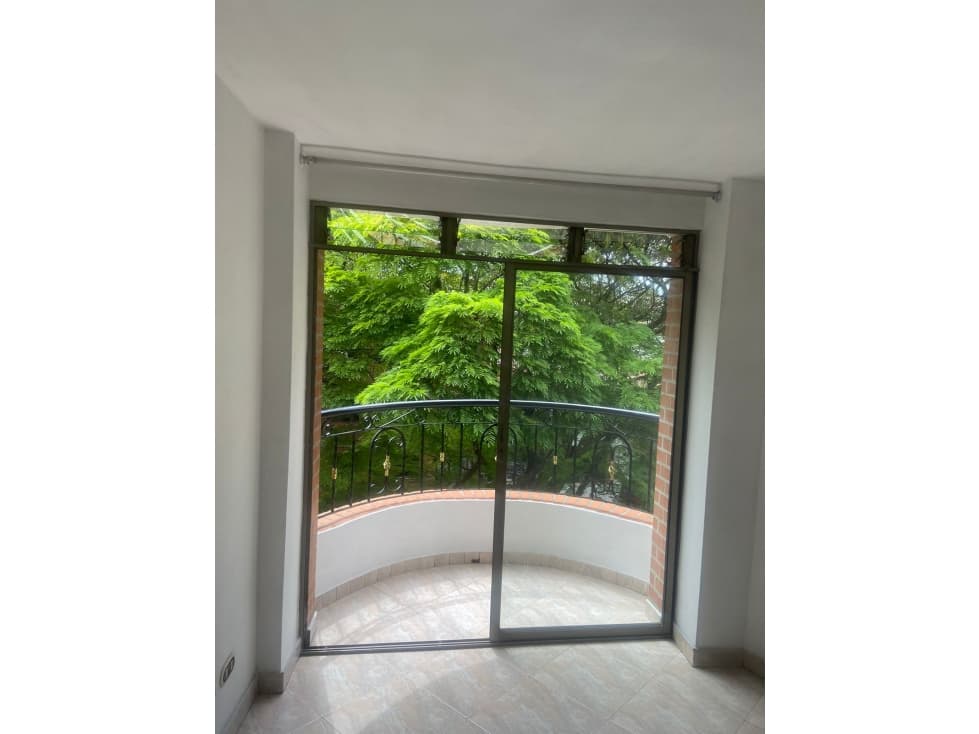 Apartamento En La Floresta - Se Vende — foto 3
