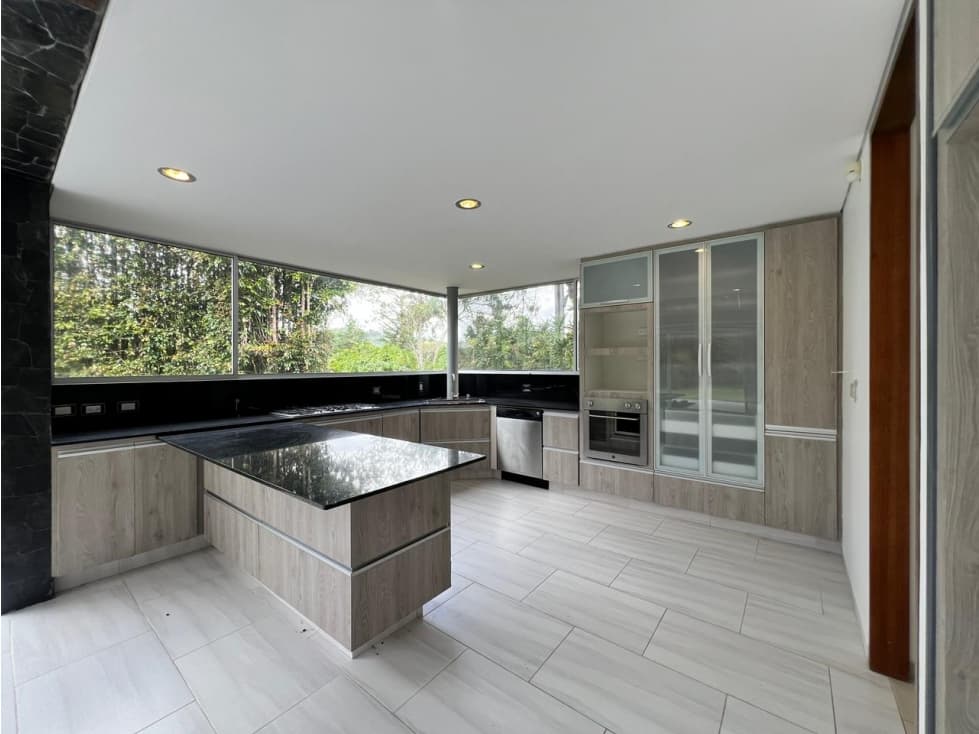 CASA EN ENVIGADO EL ESCOBERO- VENDE Y/O ARRIENDA — foto 3