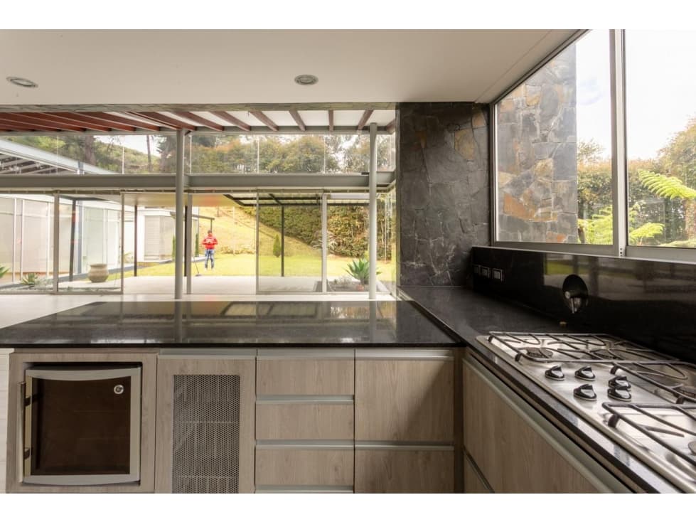 CASA EN ENVIGADO EL ESCOBERO- VENDE Y/O ARRIENDA — foto 2