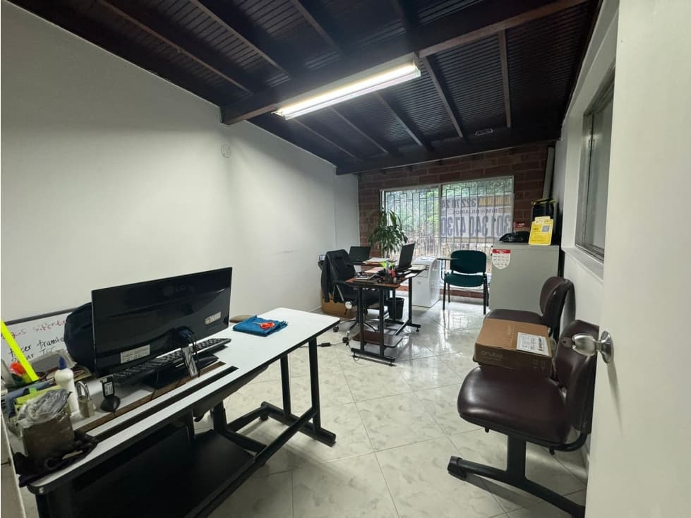 Casa Local en el Estadio - En Arriendo — foto 3
