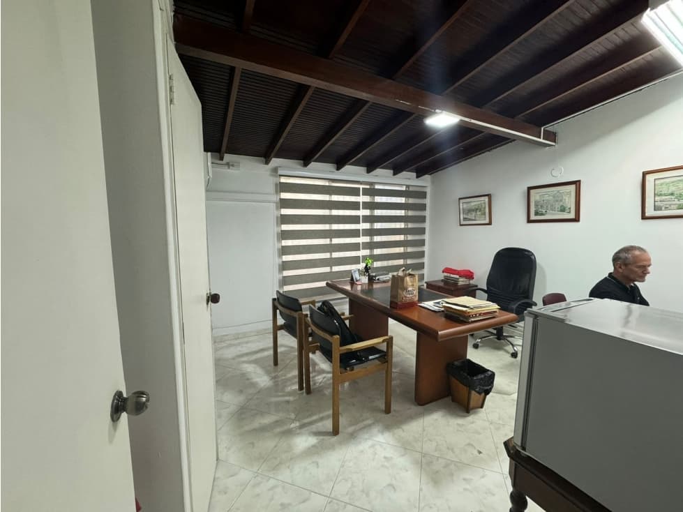 Casa Local en el Estadio - En Arriendo — foto 4