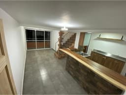A0440 Vendo! Apartamento duplex con acabados de lujo en unidad