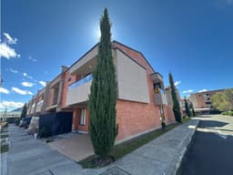 T0884. Casa unifamiliar de 127m2 en unidad cerrada en La Ceja