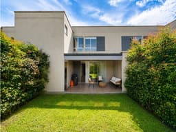 T0911.Casa unifamiliar 130mt2 con jardín en unidad cerrada con piscina