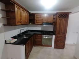 C0459. Casa unifamiliar de 2 niveles con buena ubicación en La Ceja