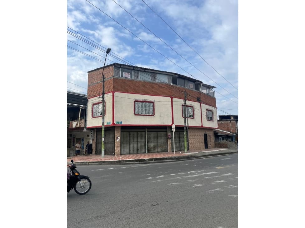 CASA ESQUINERA — foto 1