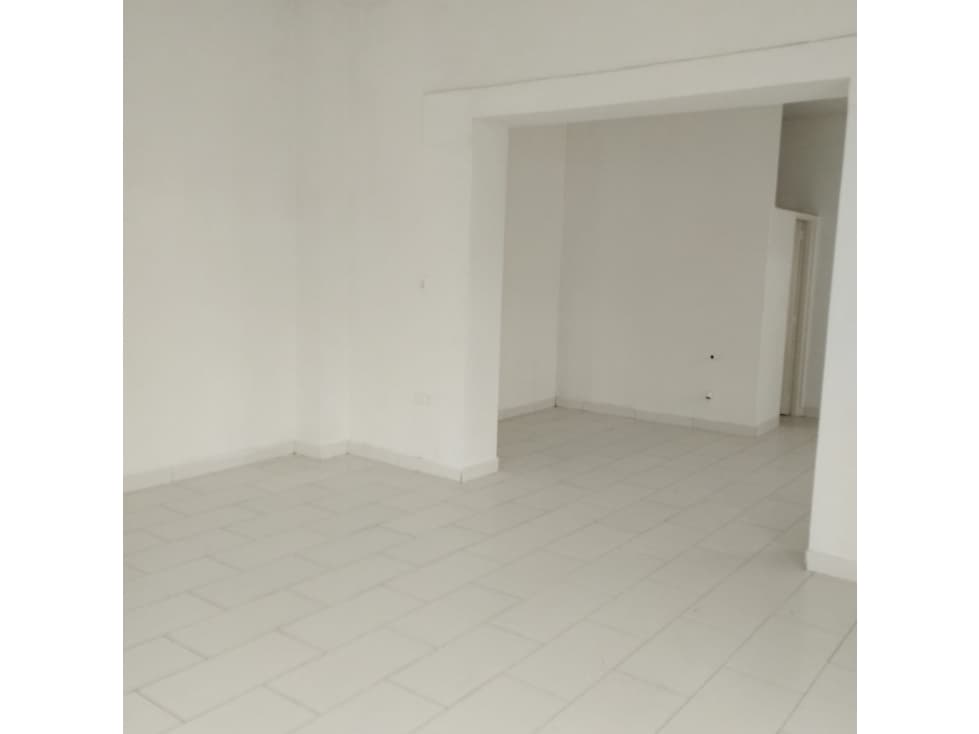 CASA COMERCIAL ESQUINERA — foto 2