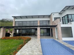 EN VENTA FINCA CAMPESTRE UBICADA EN EL LAGO CALI, DARIEN