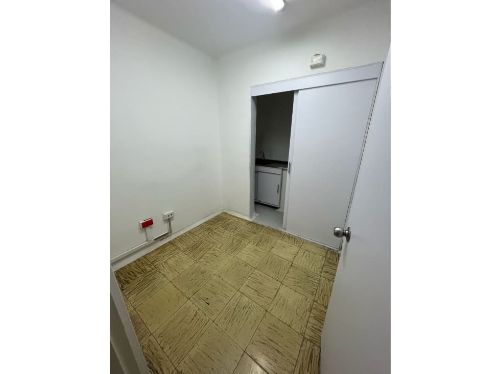 ALQUILER LOCAL COMERCIAL — foto 4