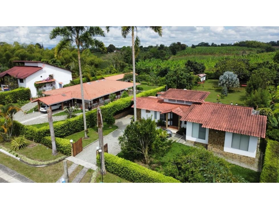 Espectacula Casa Campestre en Conjunto Cerrado — foto 1