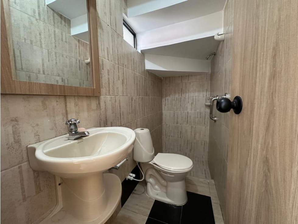 Espectacular Casa cerca al barrio Limonar — foto 6