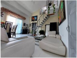 SILVA CUESTA INMOBILIARIA VENDE CASA 3 PISOS EN B/ PUENTE 1
