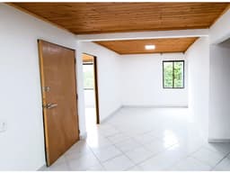 Apartamento ideal para remodelar en venta en Envigado - San José