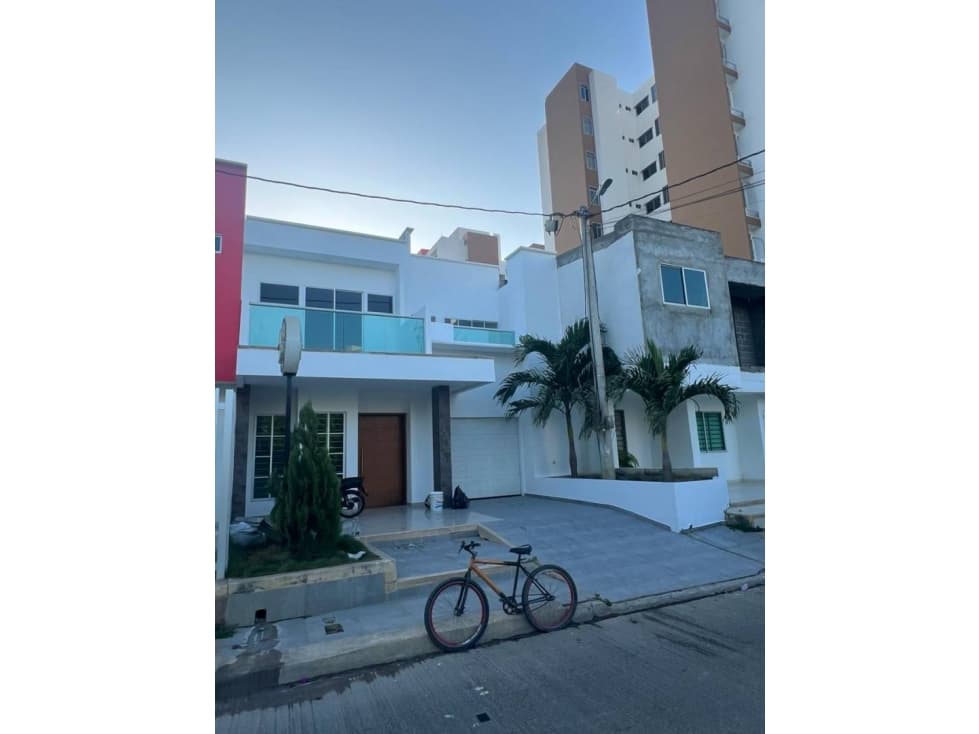 CASA EN VENTA UBICADA EN EL CENTRO DE MONTERIA — foto 1